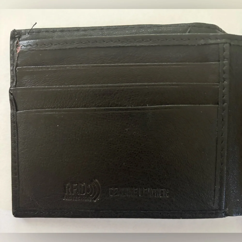 True religion Mens leather wallet